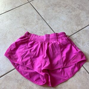 LULULEMON SONIC PINK HOTTY HOT SHORTS SIZE 4